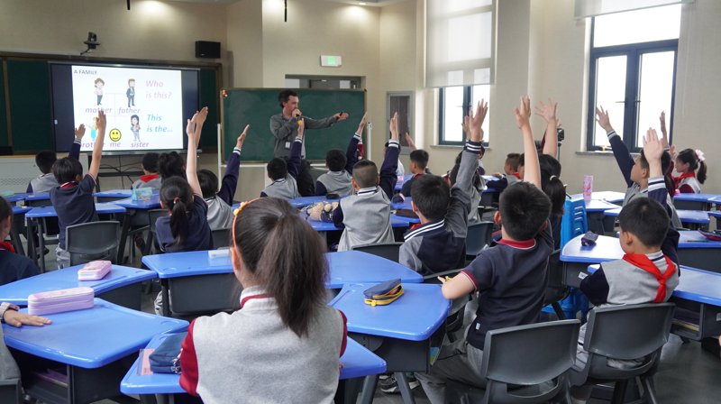 智慧课堂的未来：从纸笔到屏幕